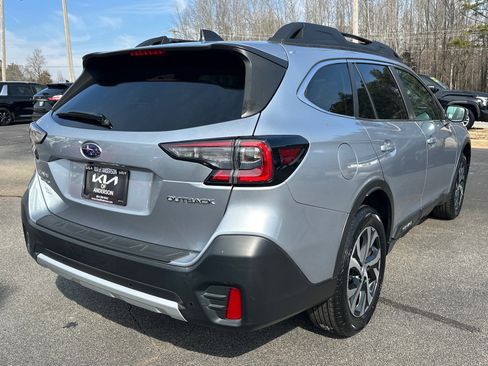 Used 2022 Subaru Outback Limited image 3