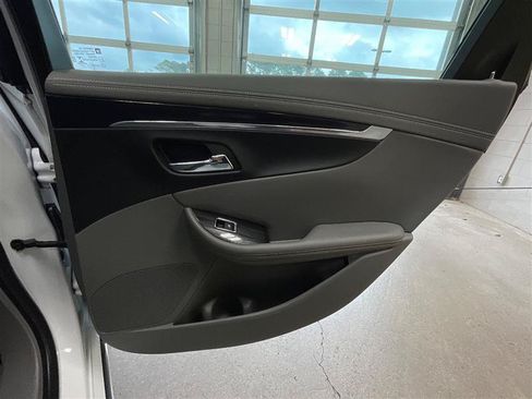 Used 2018 Chevrolet Impala LS FWD image 23
