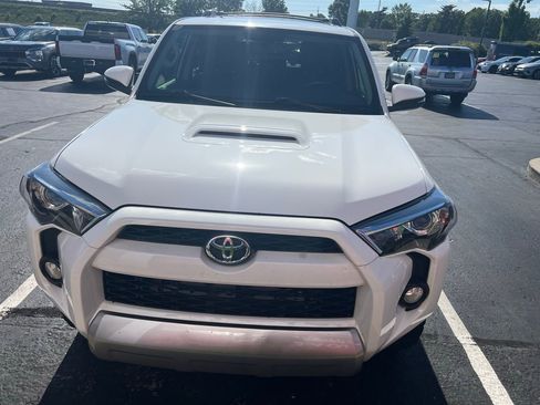 Used 2018 Toyota 4Runner TRD Off-Road Premium AWD/4WD image 1