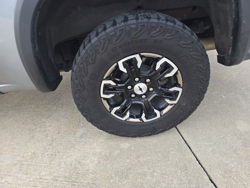 Used 2023 Chevrolet Silverado 1500 ZR2 w/ Technology Package image 12