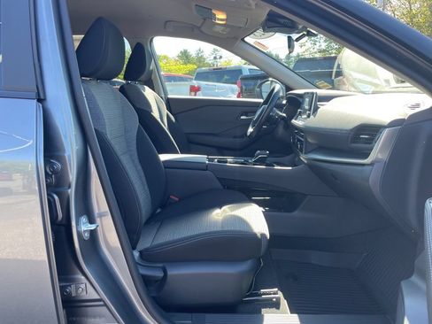 Used 2023 Nissan Rogue SV AWD/4WD image 29