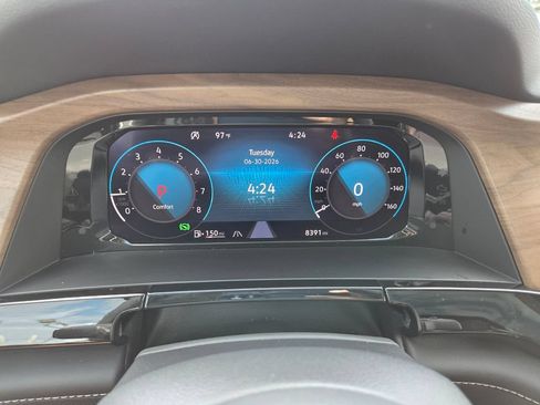 Used 2026 Volkswagen Atlas SE w/ Panoramic Sunroof Package FWD image 14