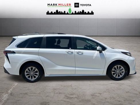Used 2023 Toyota Sienna XLE FWD image 7