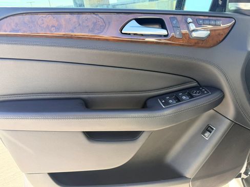 Used 2017 Mercedes-Benz GLE 400 4MATIC image 13