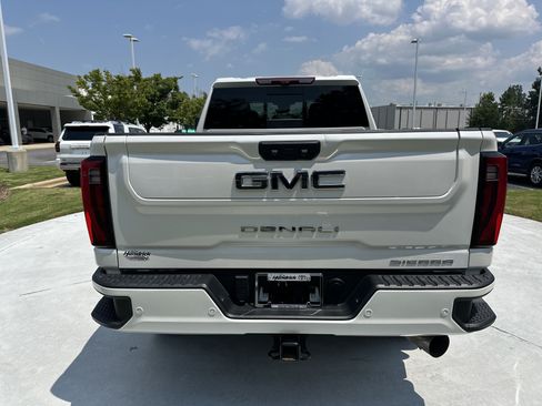 Used 2025 GMC Sierra 2500 Denali Ultimate AWD/4WD image 9