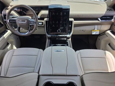 Used 2026 GMC Yukon XL Denali w/ Sun & Power Step Package AWD/4WD image 15