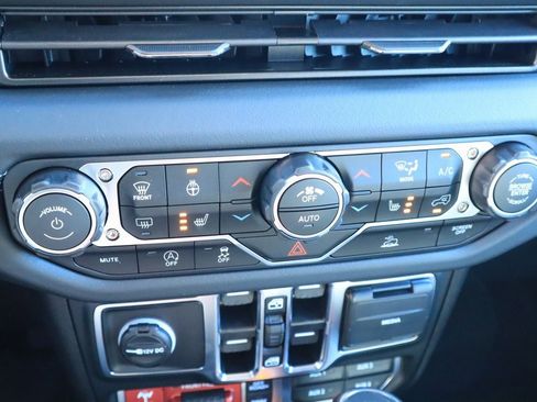 New 2026 Jeep Wrangler Unlimited Rubicon w/ Convenience Group image 7