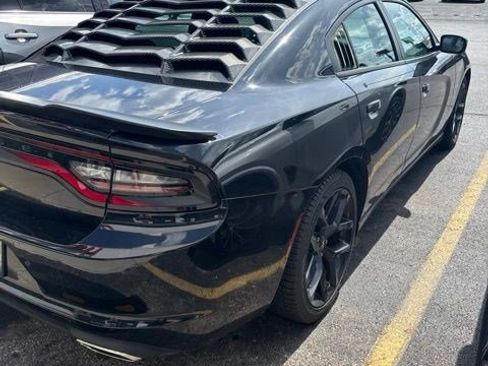 Used 2021 Dodge Charger SXT w/ Blacktop Package RWD image 3