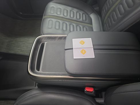 Used 2022 Rivian R1T Adventure AWD/4WD image 29