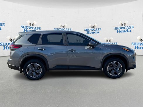 Used 2026 Nissan Rogue SV image 8