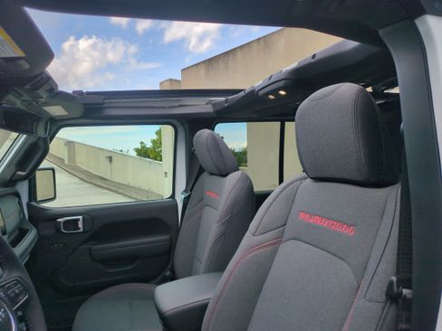 New 2026 Jeep Wrangler Unlimited Rubicon w/ Safety Group image 21