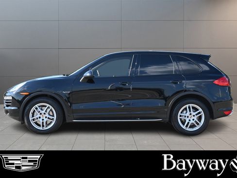 Used 2013 Porsche Cayenne S image 4