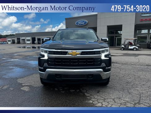 Used 2022 Chevrolet Silverado 1500 LT AWD/4WD image 3