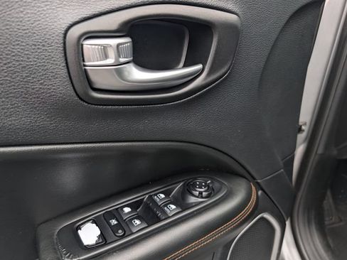 Used 2019 Jeep Compass Limited AWD/4WD image 14