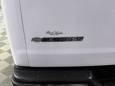 Used 2025 Chevrolet Express 3500 LT w/ LT Preferred Equipment Group RWD image 19