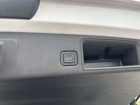 Used 2023 GMC Terrain AT4 AWD/4WD image 32
