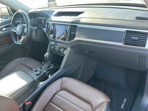 Used 2021 Volkswagen Atlas SEL Premium image 29