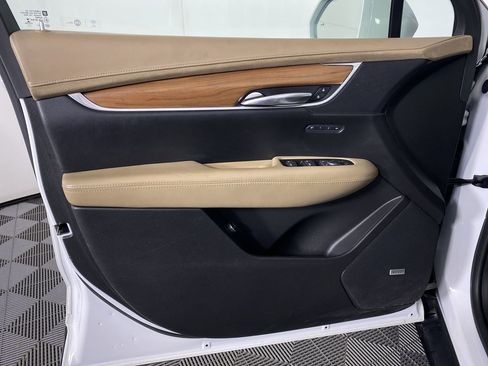 Certified 2018 Cadillac XT5 Platinum w/ Driver Assist Package image 13