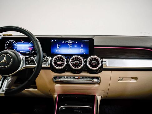 Used 2026 Mercedes-Benz GLB 250 image 13