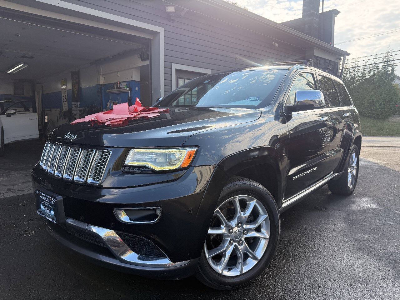 Used 2016 Jeep Grand Cherokee Summit w/ Skid Plate Group AWD/4WD image 2