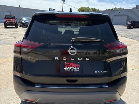 Used 2022 Nissan Rogue SV image 5