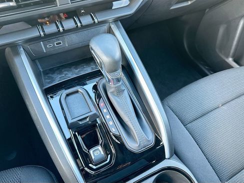 Used 2024 Chevrolet Colorado LT w/ LT Convenience Package image 17