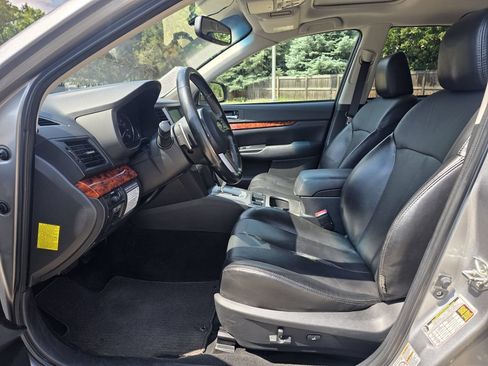 Used 2011 Subaru Outback 3.6R Limited AWD/4WD image 13