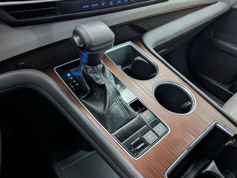 Used 2022 Toyota Sienna LE image 13