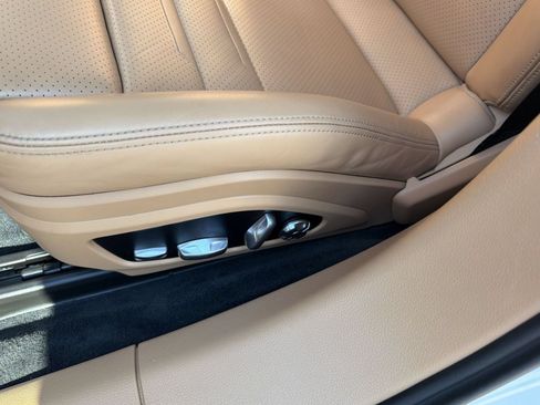 Used 2020 Porsche Panamera RWD image 14