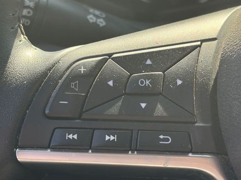 Used 2020 Nissan Sentra SV FWD image 10
