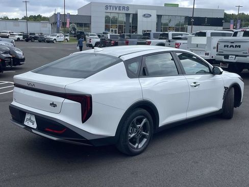 Used 2025 Kia K4 FWD image 3