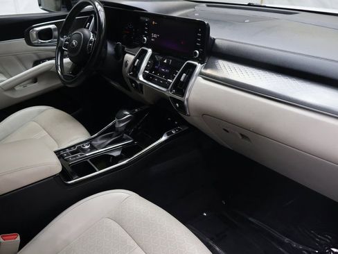 Used 2021 Kia Sorento SX image 11