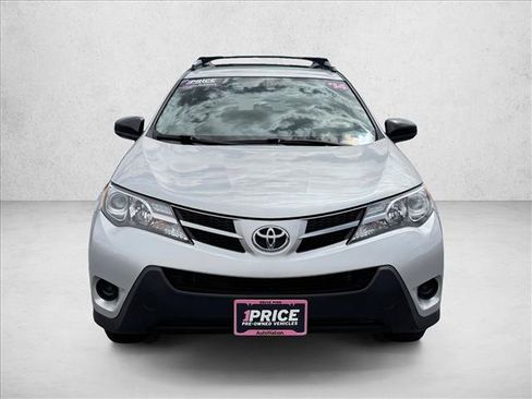 Used 2014 Toyota RAV4 LE FWD image 2