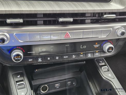 Certified 2024 Kia Telluride EX image 25