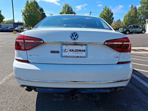 Used 2017 Volkswagen Passat 1.8T R-Line image 4