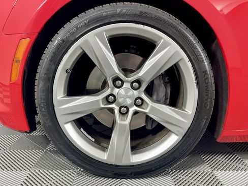 Used 2017 Chevrolet Camaro SS image 10