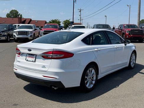 Used 2020 Ford Fusion SE FWD image 3