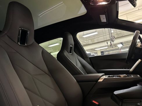 Certified 2024 BMW iX xDrive50 w/ Convenience Package image 31