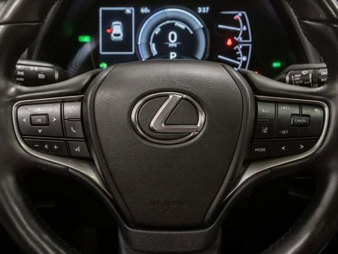 Used 2024 Lexus UX 250h AWD w/ Premium Package image 17