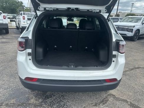 Used 2024 Jeep Compass Latitude AWD/4WD image 28