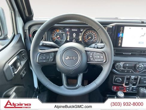 Used 2026 Jeep Wrangler Unlimited Rubicon AWD/4WD image 11