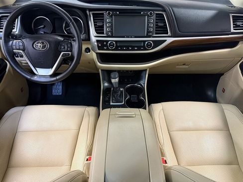 Used 2019 Toyota Highlander Limited Platinum AWD/4WD image 14