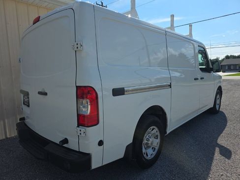 Used 2017 Nissan NV 2500 SV RWD image 5
