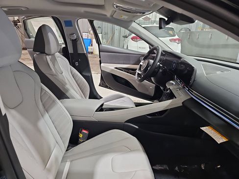 New 2026 Hyundai Elantra Limited image 10