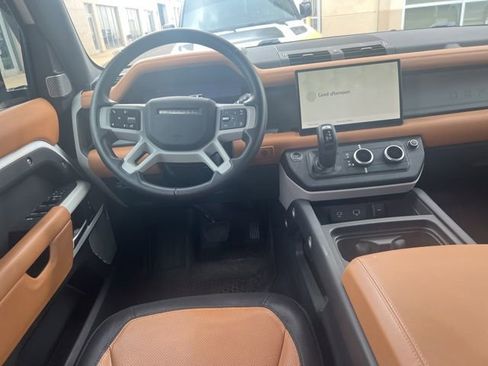 Used 2023 Land Rover Defender 130 X-Dynamic SE image 13