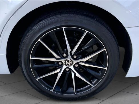 Used 2022 Toyota Camry SE image 9