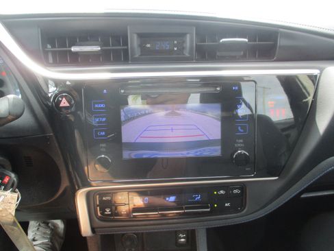 Used 2019 Toyota Corolla SE FWD image 17