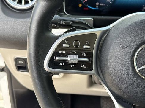 Used 2021 Mercedes-Benz GLB 250 4MATIC image 42