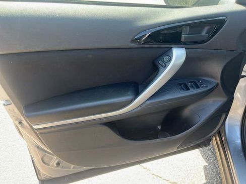 Used 2018 Mitsubishi Eclipse Cross LE AWD/4WD image 17