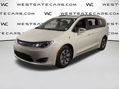 Used 2020 Chrysler Pacifica Limited w/ Advanced Safetytec Group